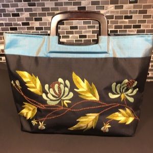 Turquoise/black embroidered purse w/ wood handle